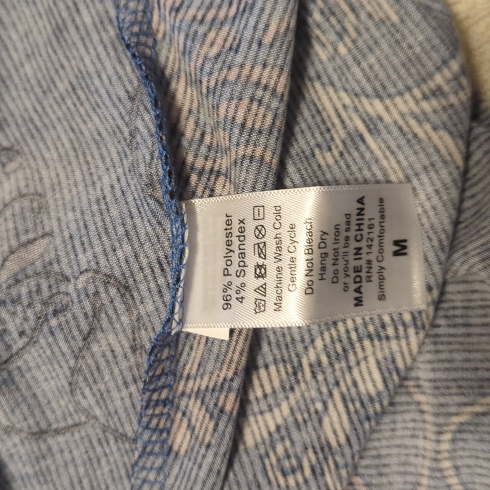 LuLaRoe Med Carly - Picture 3 of 4